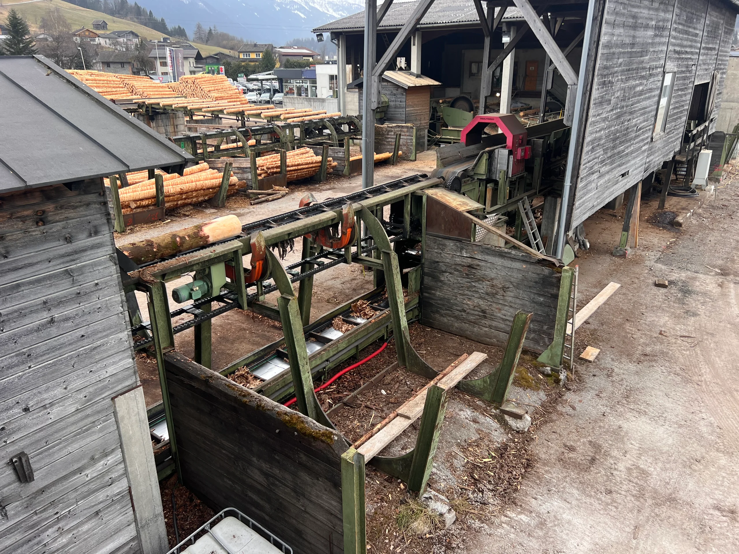 Log sorting plant with debarker - Image 19